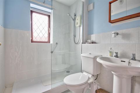 16 Cherry Grove, Great Glen, Leicester, LE8 9ES