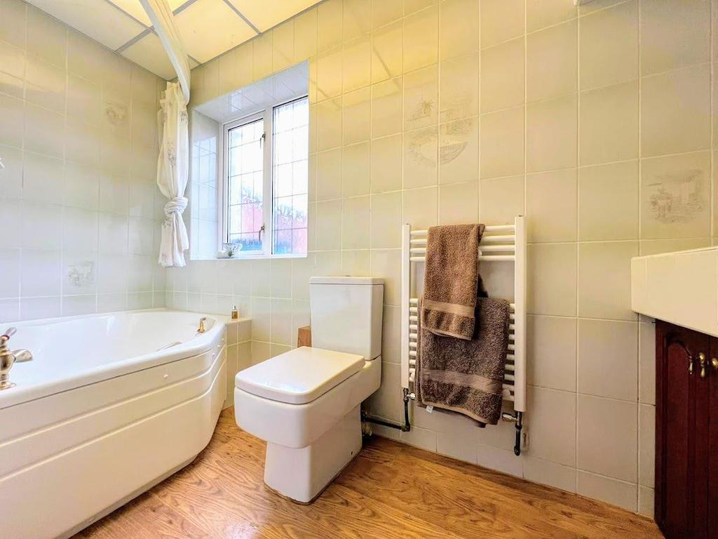 Edderthorpe Lane, Darfield, Barnsley... 3 bed detached house £250,000