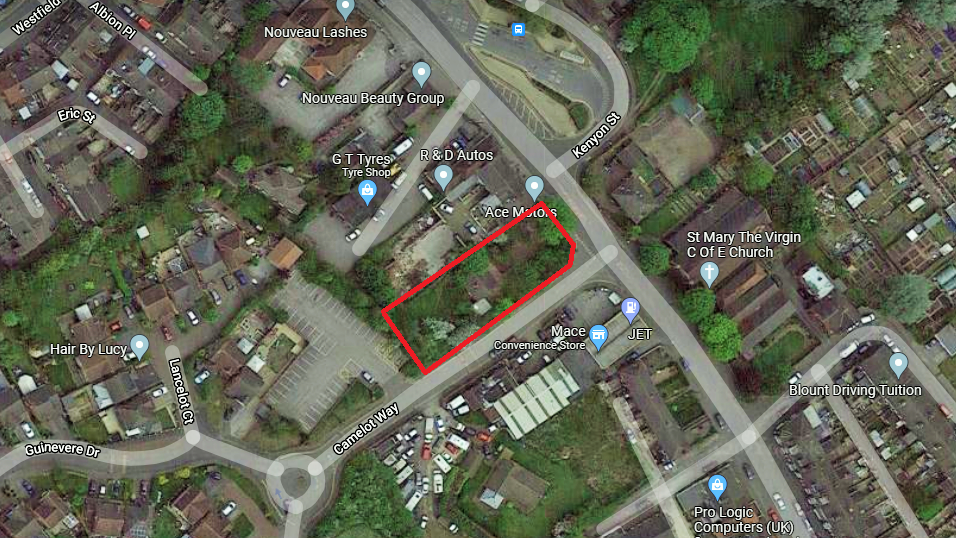 Doncaster Road, South Elmsall... 3 bed property with land £250,000