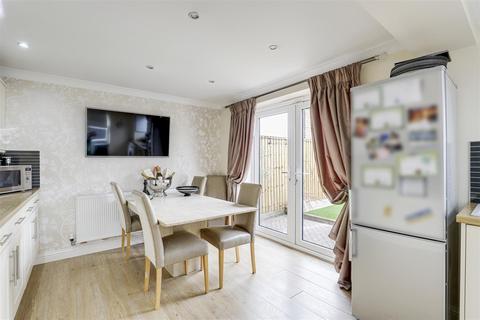 4 bedroom semi-detached house for sale - Windsor Drive, Spondon, Derbyshire, DE21 7DR