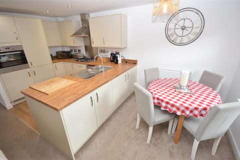 2 bedroom apartment for sale - Canal Close, Bradford