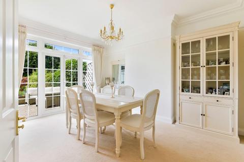 17 Garden Close, Banstead, SM7 2QB
