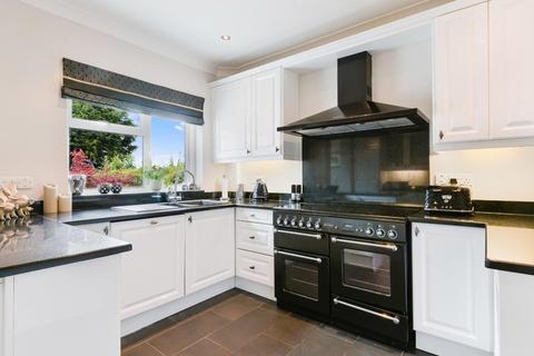 17 Garden Close, Banstead, SM7 2QB