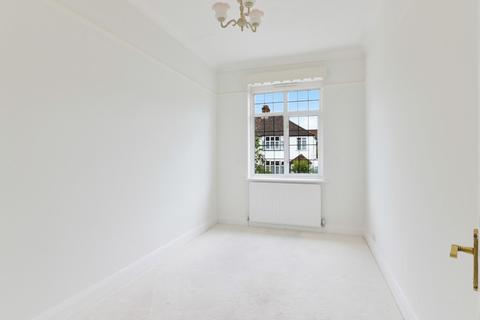 17 Garden Close, Banstead, SM7 2QB