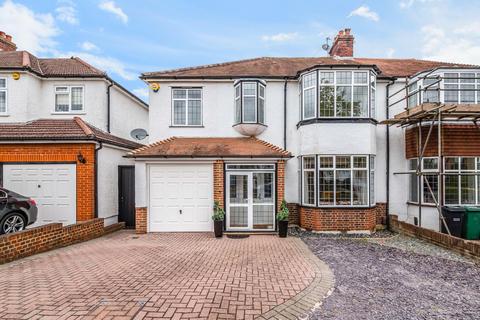 17 Garden Close, Banstead, SM7 2QB