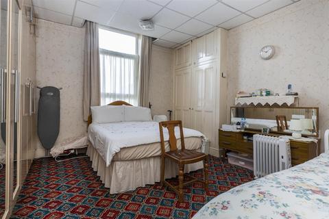 3 bedroom terraced house for sale - Halifax Road, Dewsbury, West Yorkshire