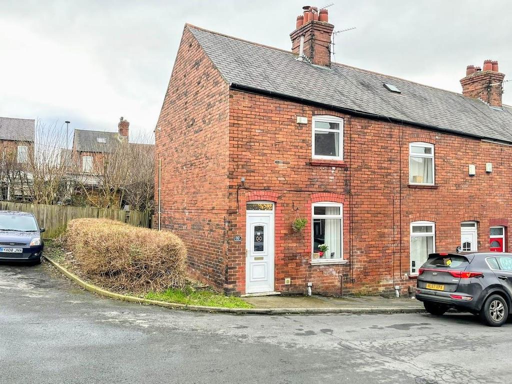 School Street, Darton, Barnsley, S75 5HH 2 bed end of terrace house £