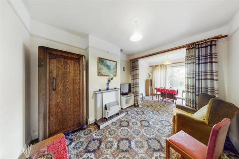 10 Ridding Lane, Greenford, UB6 0JY