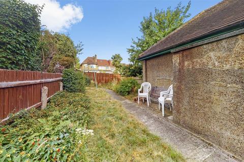 10 Ridding Lane, Greenford, UB6 0JY