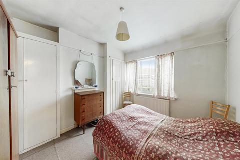 10 Ridding Lane, Greenford, UB6 0JY
