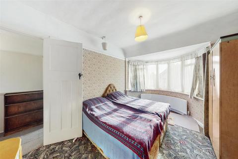 10 Ridding Lane, Greenford, UB6 0JY