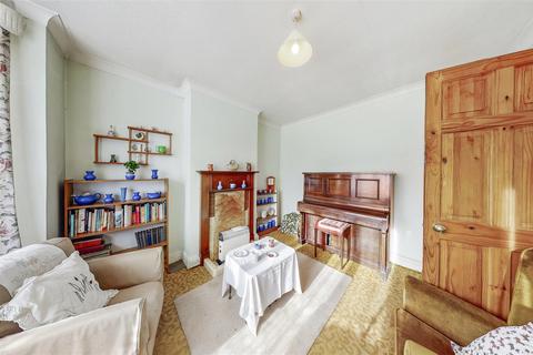 10 Ridding Lane, Greenford, UB6 0JY