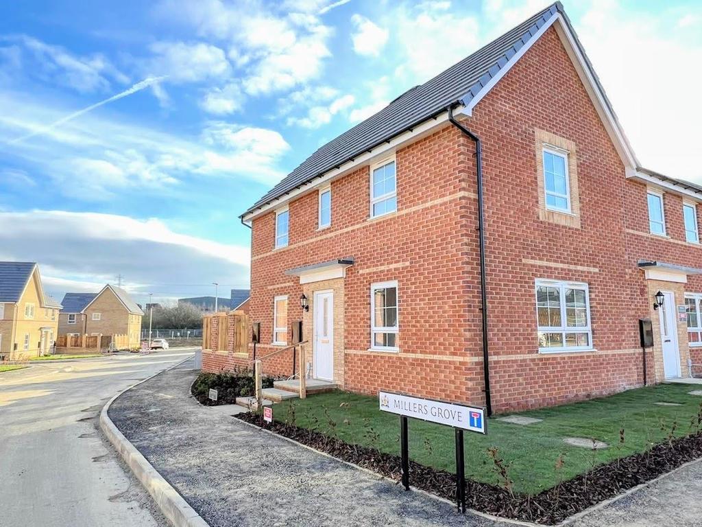 Millers Grove, Barugh Green... 3 bed semidetached house £250,000