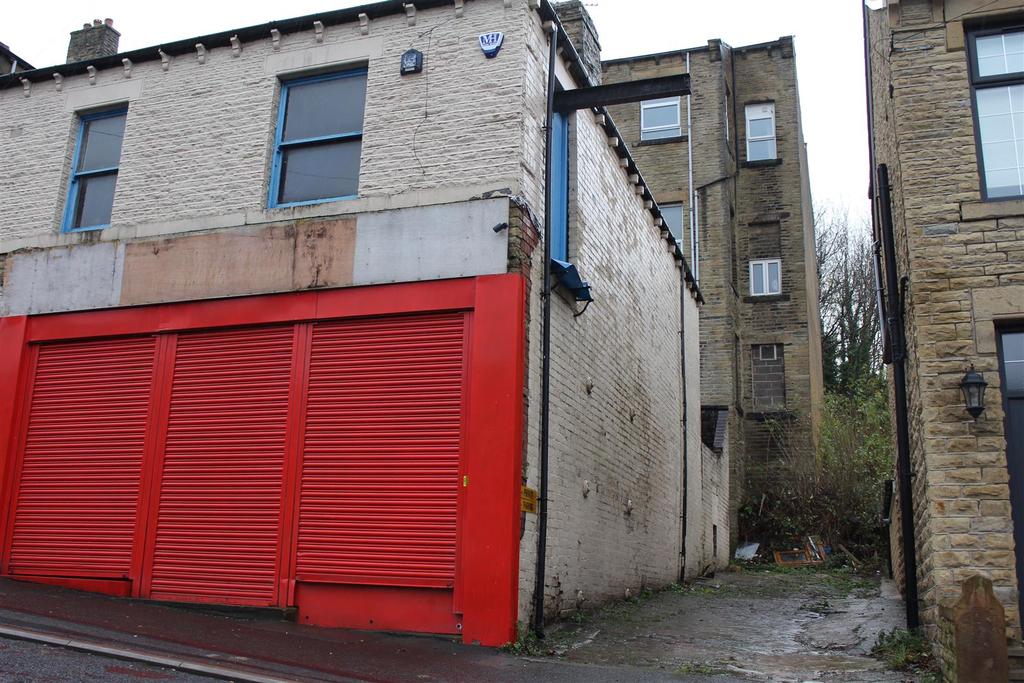 Battye Street, Dewsbury, West Yorkshire Property to rent £795 pcm (£