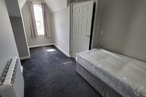 1 bedroom in a house share to rent, Room 15, 2-4 Auckland Road, Doncaster