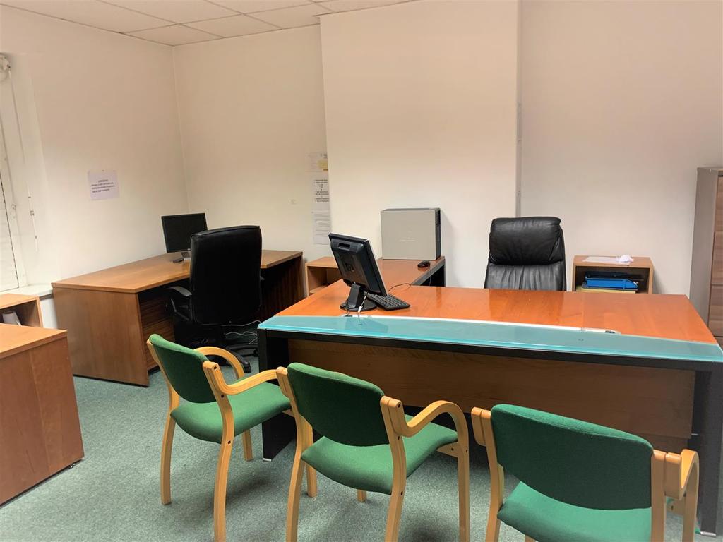 Bradford Road, Dewsbury, West Yorkshire Property £300 pcm (£69 pw)