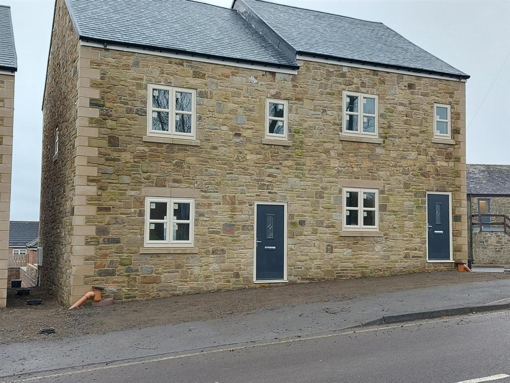 West Farm Drive, Chopwell, Chopwell, Tyne and Wear 4 bed semidetached