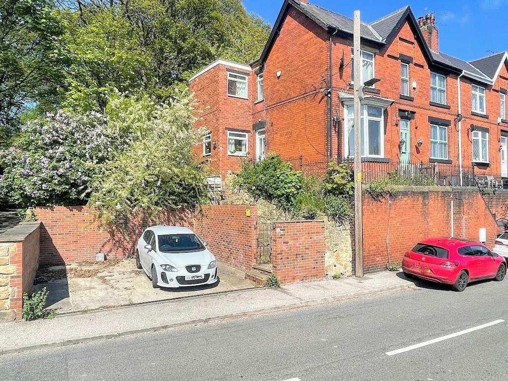 Station Road, Worsbrough, Barnsley, South Yorkshire 3 bed semidetached