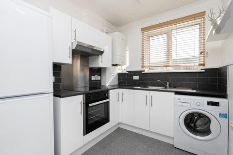 8a Forest Drive, Theydon Bois, Epping, CM16 7EY