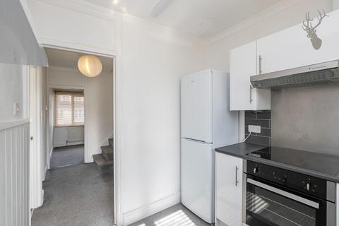 8a Forest Drive, Theydon Bois, Epping, CM16 7EY