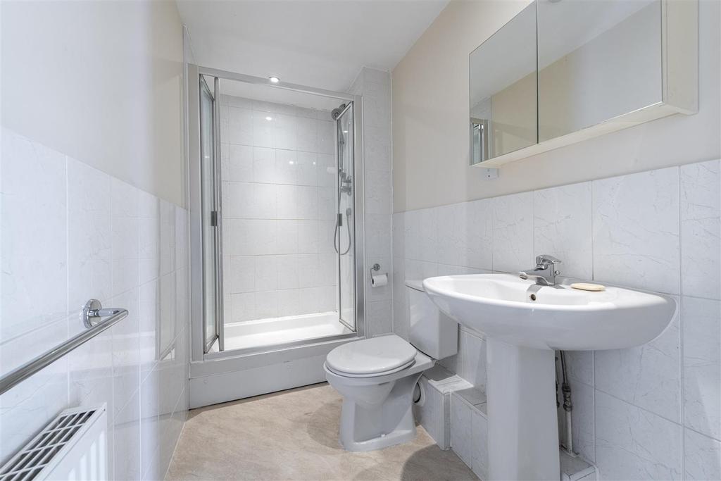 20 Esprit Hse Bath 2.jpg