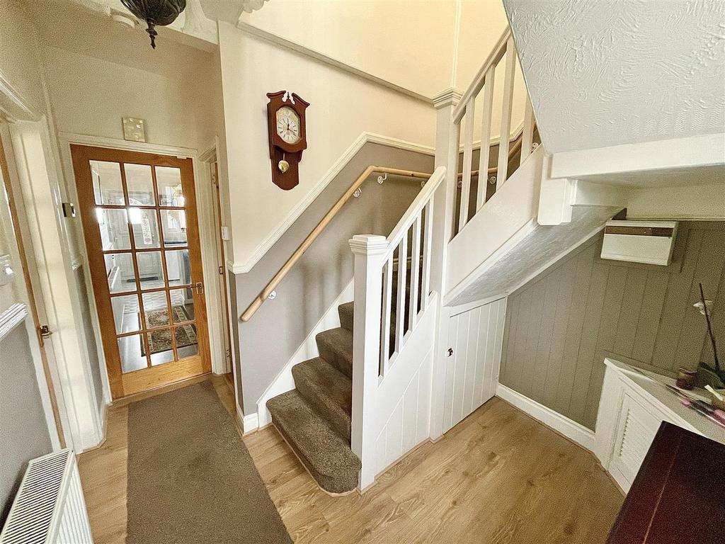 Waun Road, Morriston, Swansea 3 bed semidetached house £165,000
