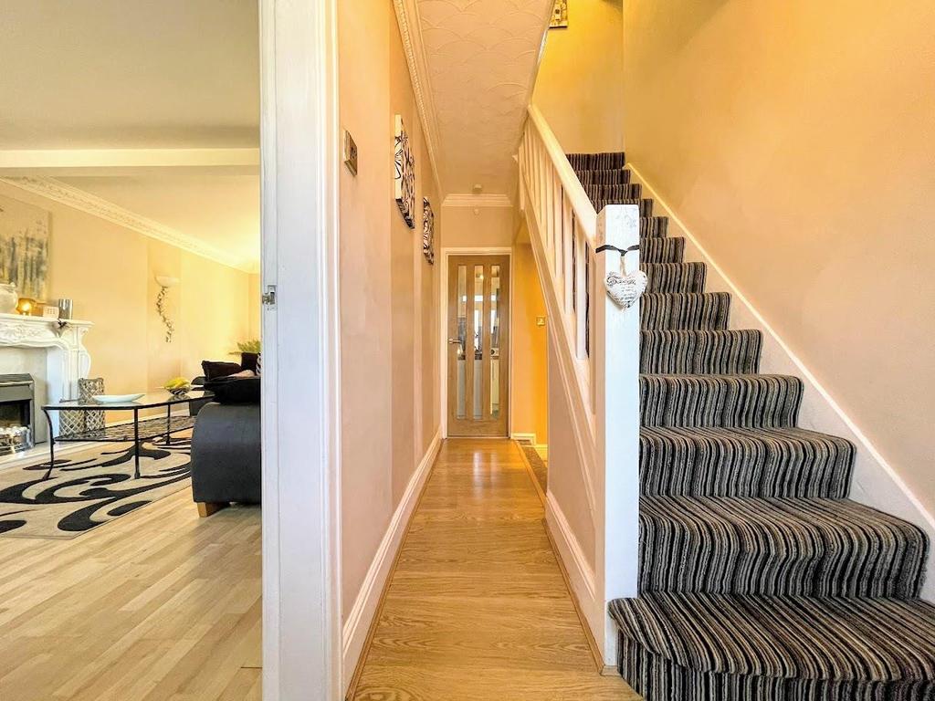 Rotherham Road, Barnsley, South Yorkshire 4 bed semidetached house £