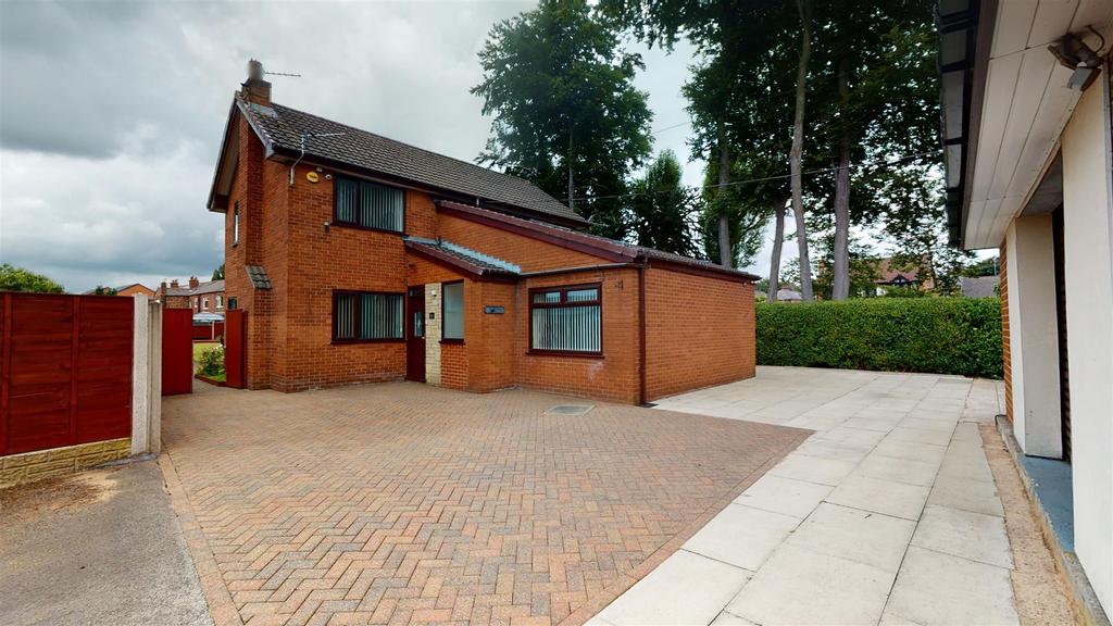 Penny Lane, Haydock, WA11 0QT 4 bed detached house for sale £400,000
