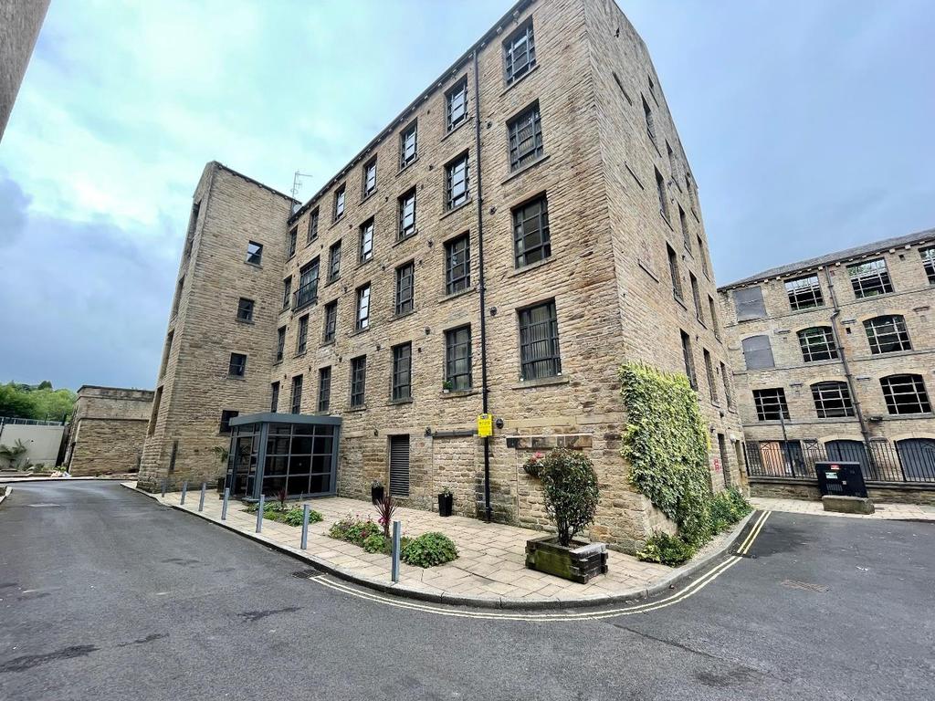 Stoney Lane, Longwood, Huddersfield 1 bed apartment £550 pcm (£127 pw)
