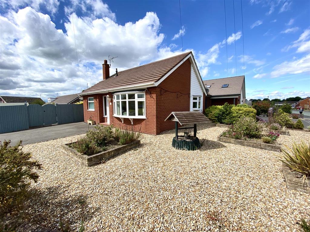 Hexham Way, Sutton Road, Shrewsbury 2 bed semidetached bungalow for