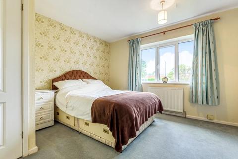 6 Queens Gardens, Tadcaster, LS24 9HD