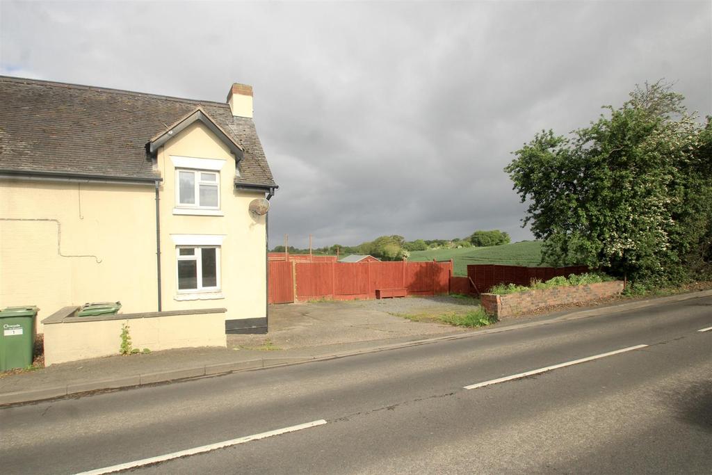 Crosshill Cottages, Ellesmere Road... 2 bed semidetached house £200,000