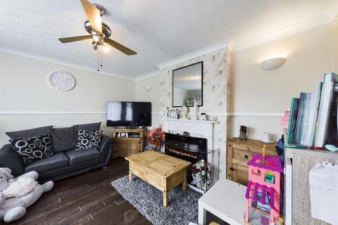 4 bedroom end of terrace house for sale - Bowland Road, Heysham, Morecambe