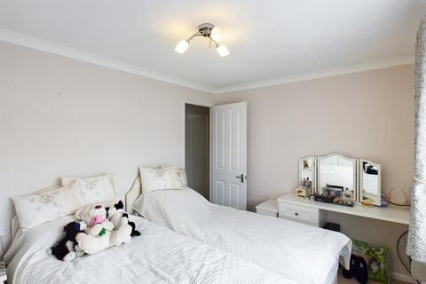 2 bedroom park home for sale - Midway Avenue, Penton Park, Chertsey, Surrey, KT16