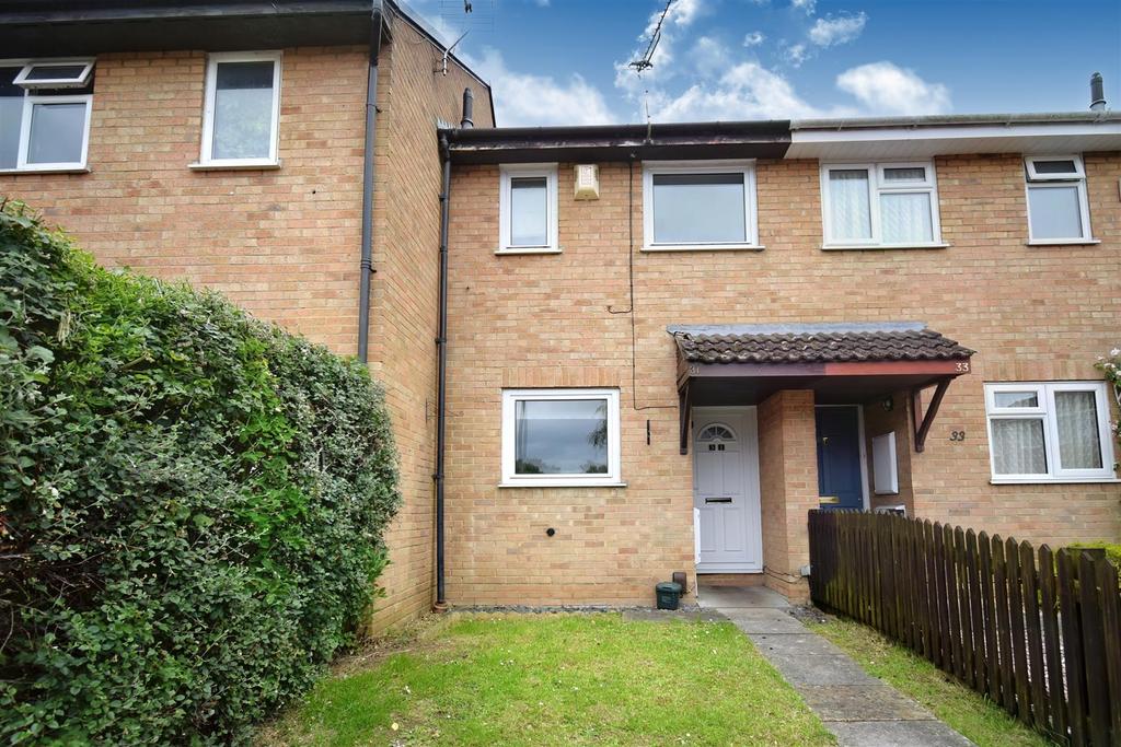Crescentdale, Longford, Gloucester 2 bed terraced house £850 pcm (£196 pw)