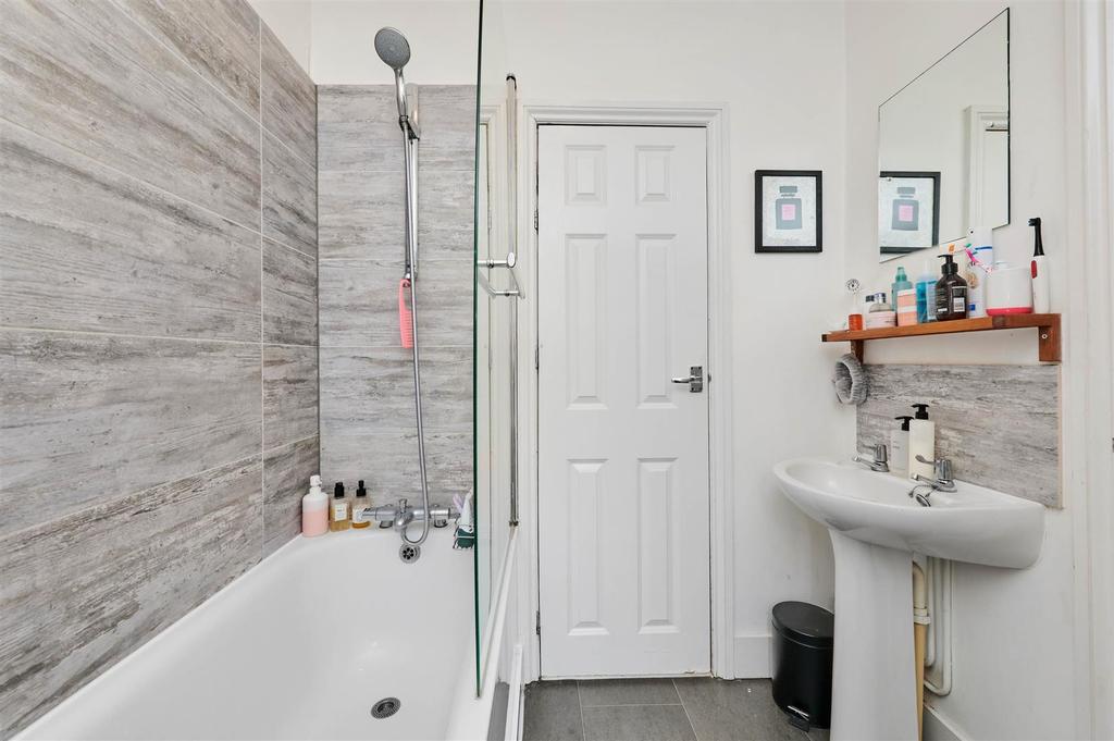 James Anderson - FFF 17 Gladwyn Road SW15 2.jpg