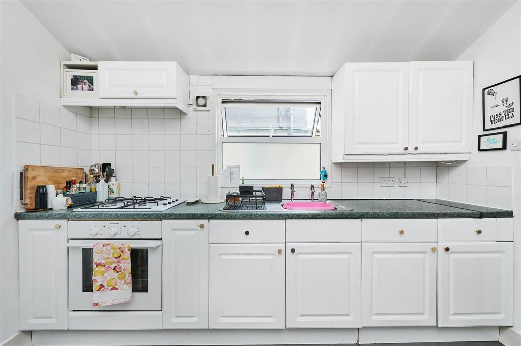 James Anderson - FFF 17 Gladwyn Road SW15 5.jpg