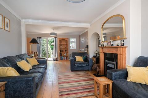 26 Ivydene, West Molesey, KT8 2HG