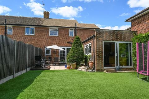 26 Ivydene, West Molesey, KT8 2HG