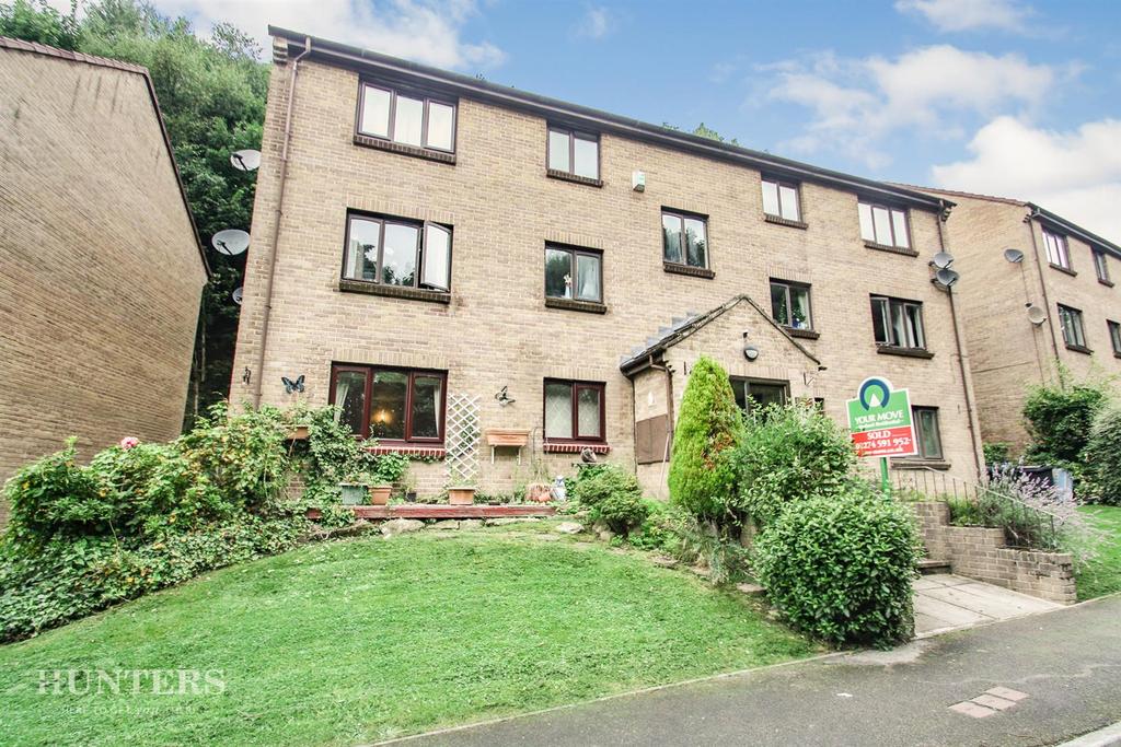 Baildon Wood Court, Baildon, Shipley, BD17 5QG 2 bed flat £80,000