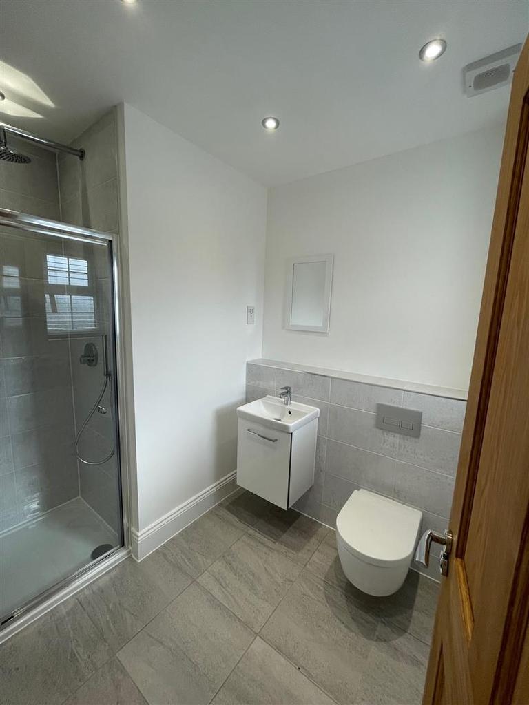 Bathroom2.jpg