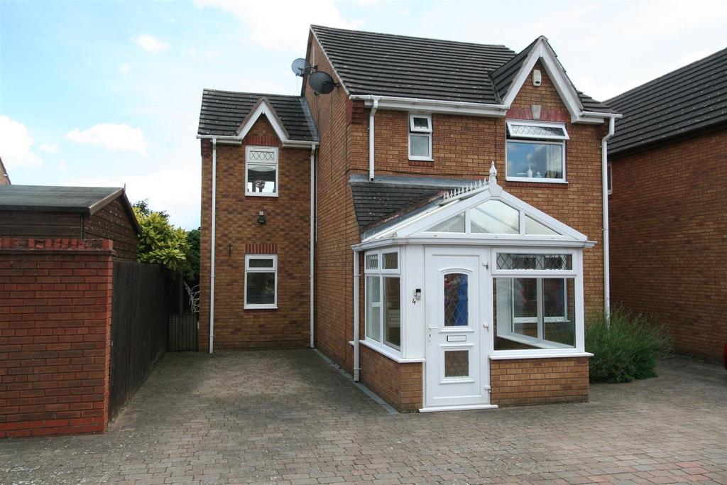 Melbourne Close, Nuneaton 4 bed link detached house £340,000