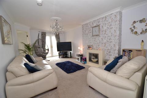 24 The Gateways, Wyke, Bradford, BD12 8DG