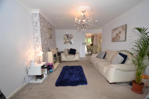 24 The Gateways, Wyke, Bradford, BD12 8DG