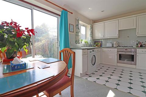50 Abinger Drive, Redhill, RH1 6SY