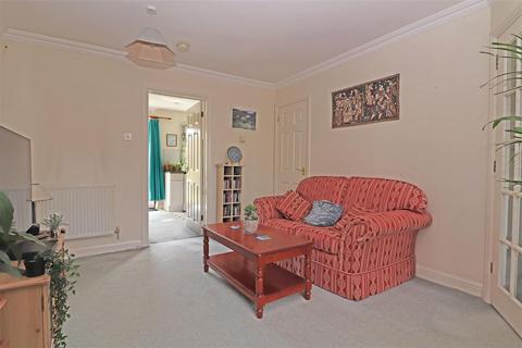 50 Abinger Drive, Redhill, RH1 6SY
