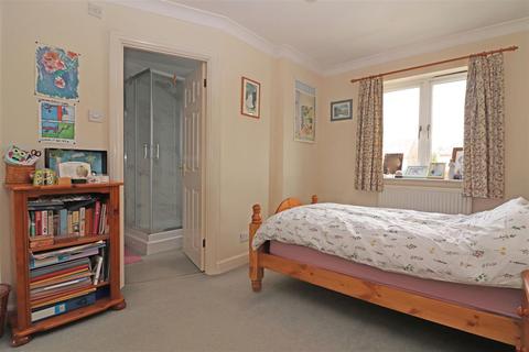 50 Abinger Drive, Redhill, RH1 6SY