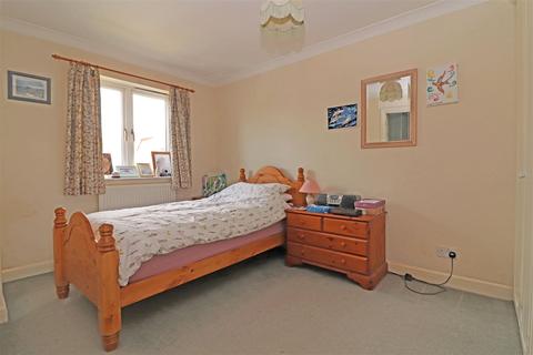 50 Abinger Drive, Redhill, RH1 6SY