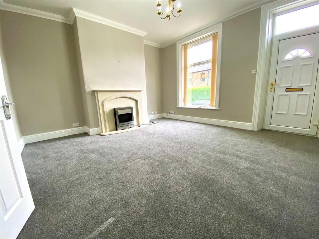 Netheroyd Hill Road, Fixby, Huddersfield 2 bed end of terrace house £