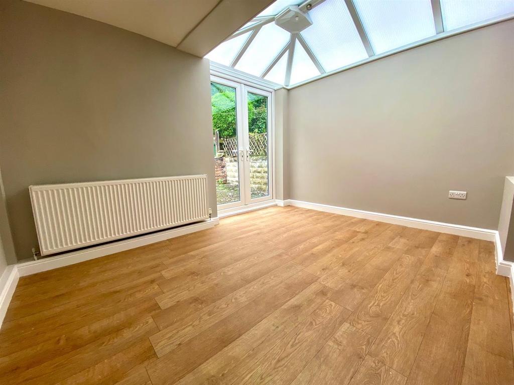 Netheroyd Hill Road, Fixby, Huddersfield 2 bed end of terrace house £